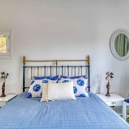 فيلة Les Oliviers Isterni (Paros)